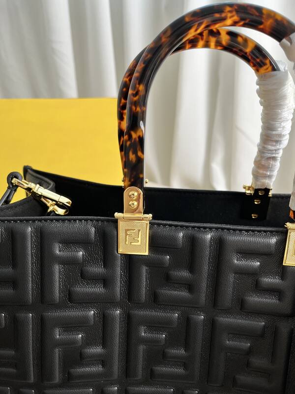Fendi shoulder bag — 1:1 Replica
