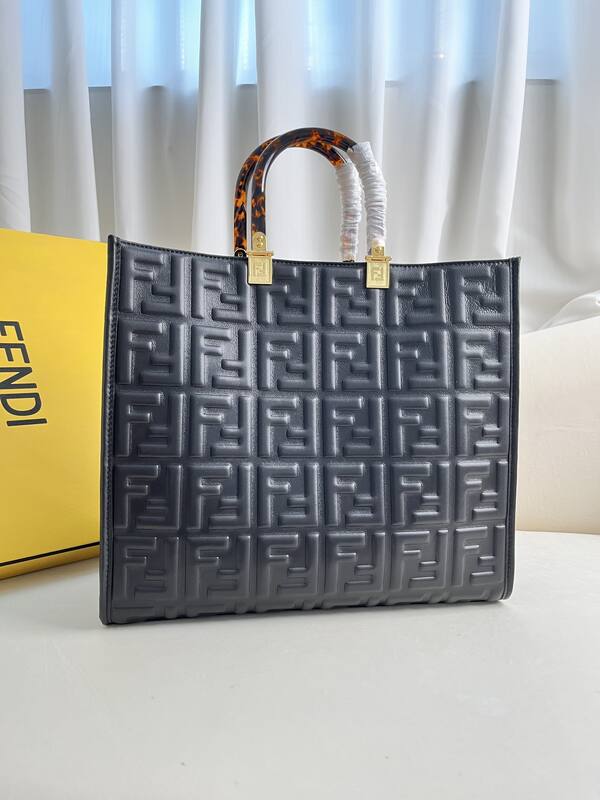 Fendi shoulder bag — 1:1 Replica