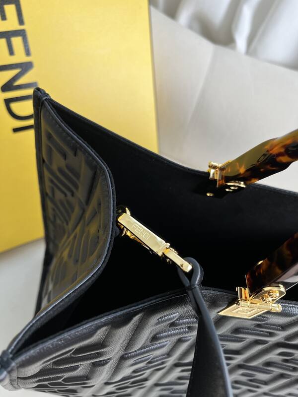 Fendi shoulder bag — 1:1 Replica