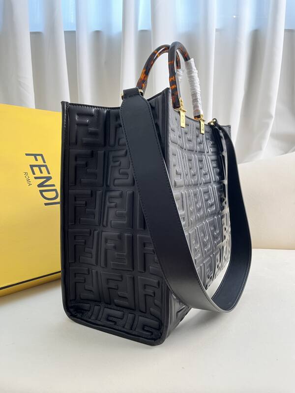 Fendi shoulder bag — 1:1 Replica