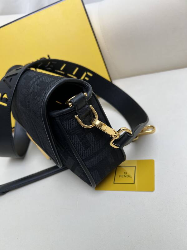 Fendi shoulder bag — Premium Replica