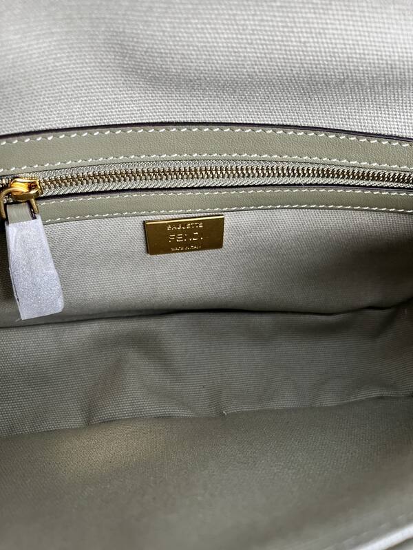 Fendi shoulder bag — AAA Quality Replica