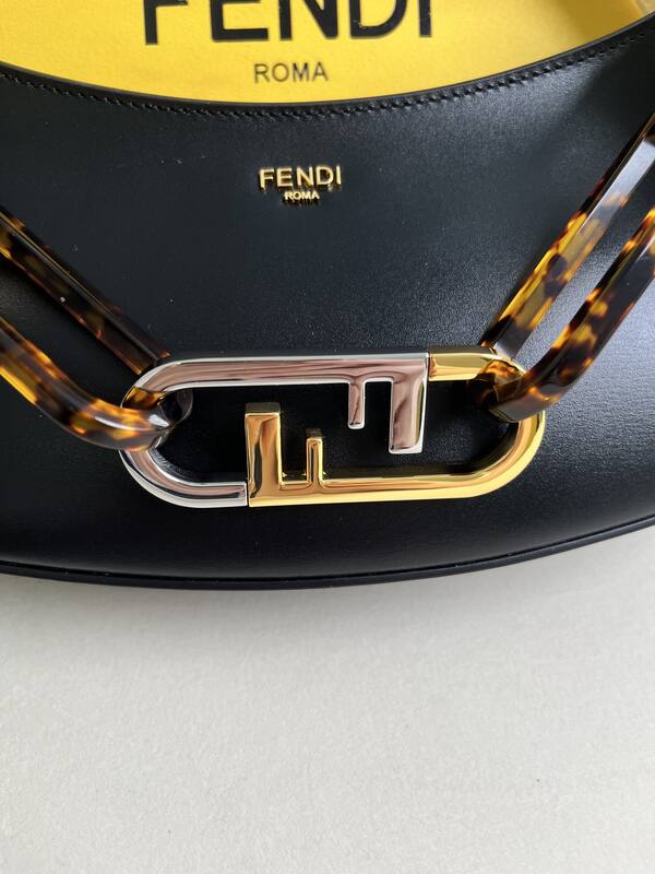 Fendi shoulder bag — Premium Replica