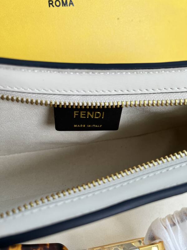 Fendi shoulder bag — 1:1 Replica