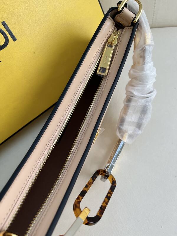 Fendi shoulder bag — Top Quality Replica