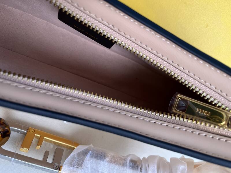 Fendi shoulder bag — Top Quality Replica