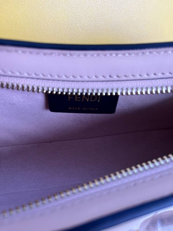 Fendi shoulder bag — Top Quality Replica