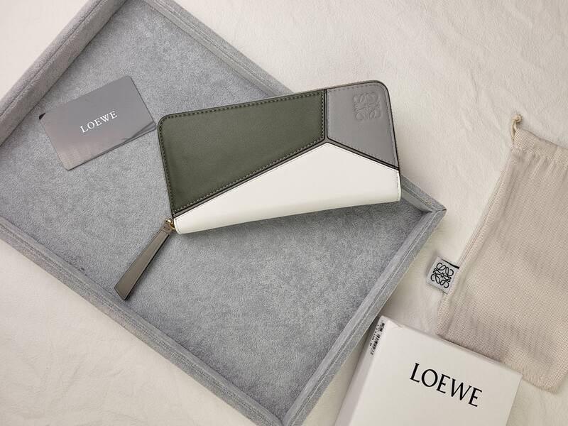 Loewe White shoulder bag — Top Quality Replica