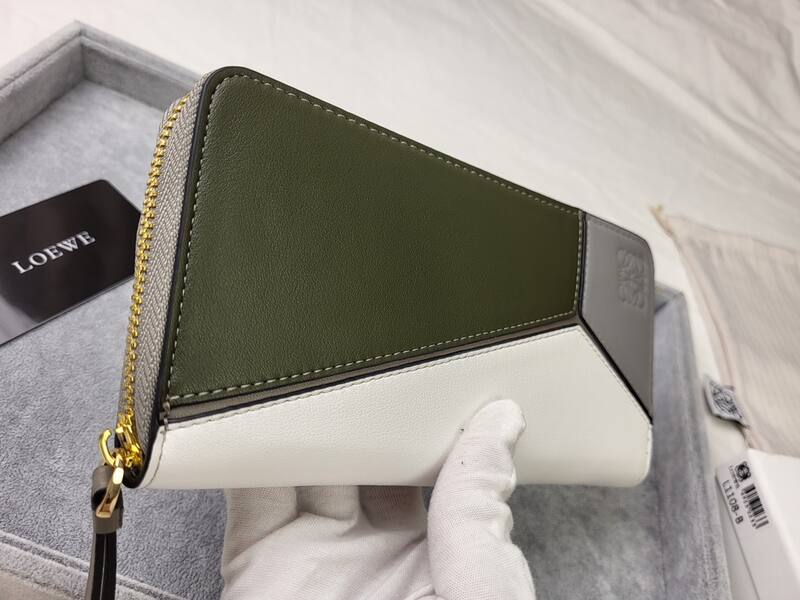 Loewe White shoulder bag — Top Quality Replica