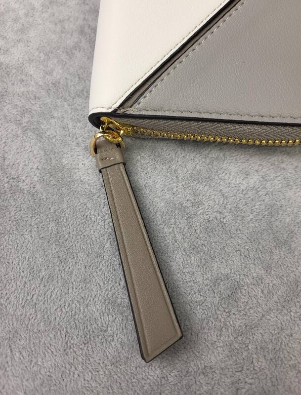 Loewe White shoulder bag — Top Quality Replica