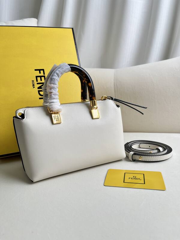 Fendi shoulder bag — Top Quality Replica