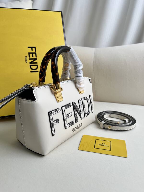Fendi shoulder bag — Top Quality Replica