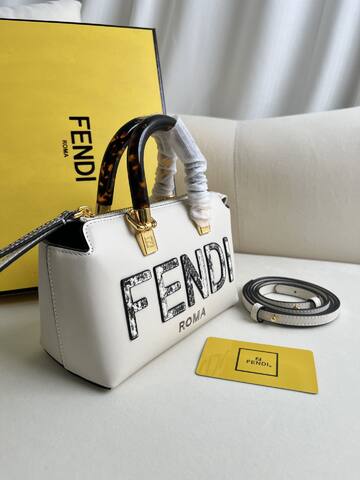 Fendi shoulder bag Top Quality Replica