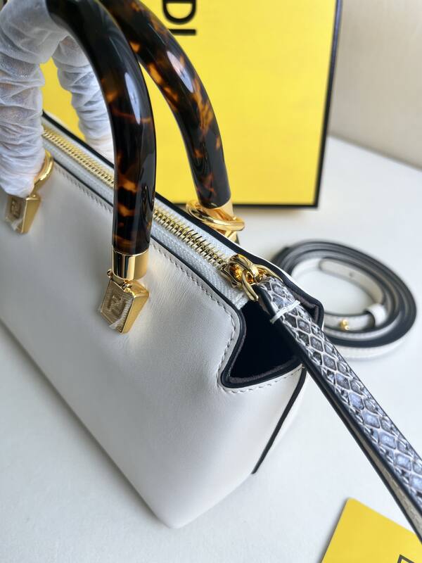 Fendi shoulder bag — Top Quality Replica