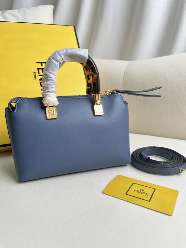 Fendi shoulder bag — AAA Quality Replica