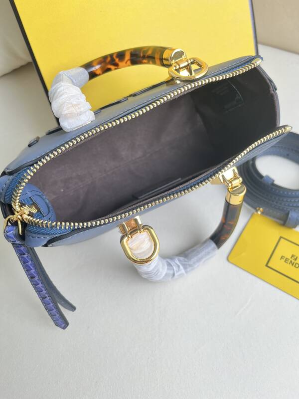 Fendi shoulder bag — AAA Quality Replica