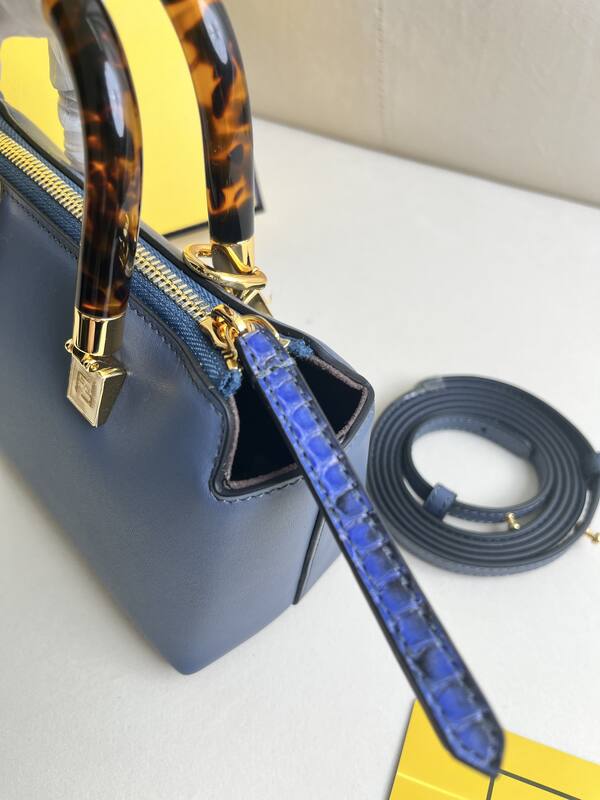 Fendi shoulder bag — AAA Quality Replica