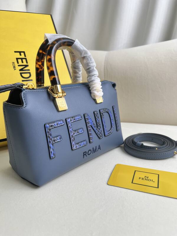 Fendi shoulder bag — AAA Quality Replica