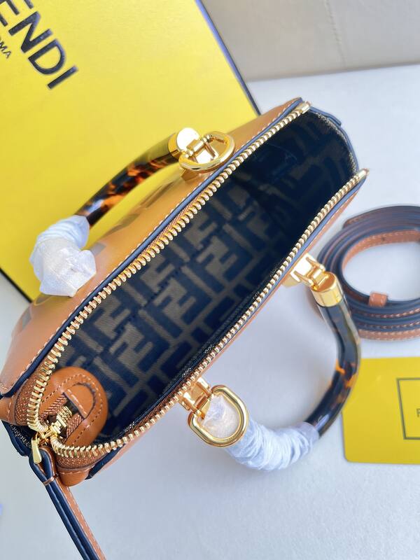 Fendi shoulder bag — Top Quality Replica
