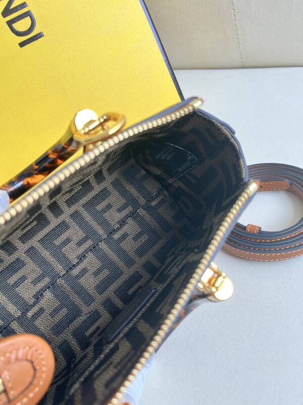 Fendi shoulder bag — Top Quality Replica