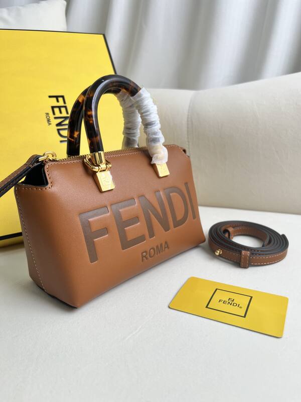 Fendi shoulder bag — Top Quality Replica