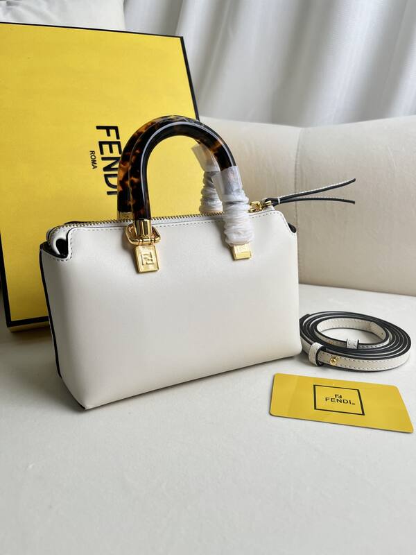 Fendi shoulder bag — AAA Quality Replica