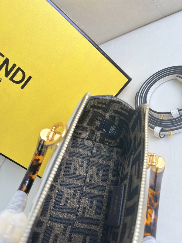 Fendi shoulder bag — AAA Quality Replica