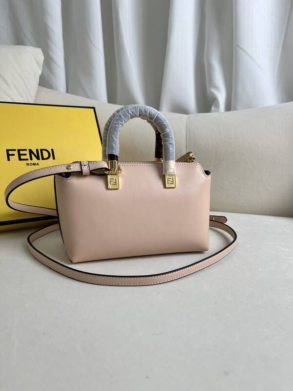Fendi shoulder bag — 1:1 Replica