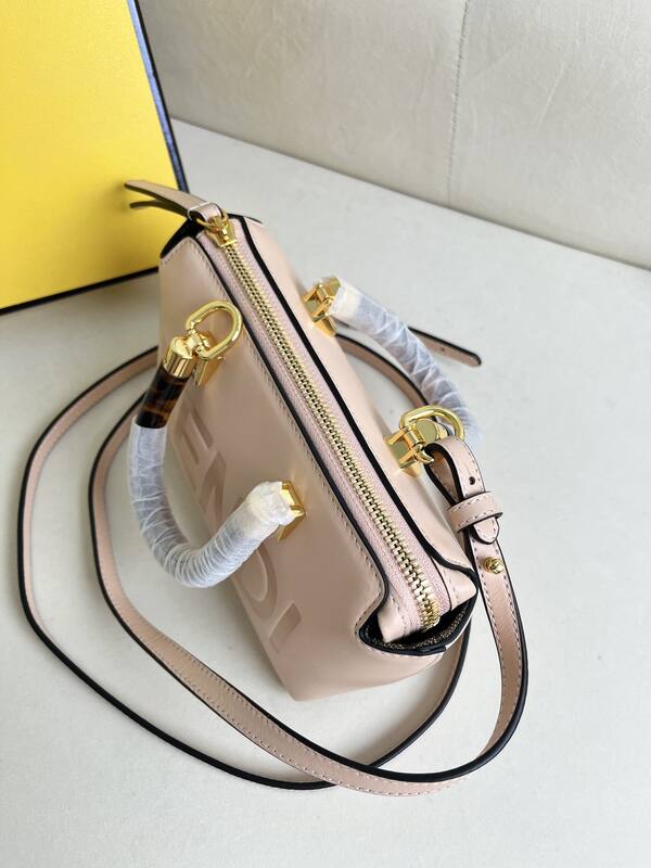 Fendi shoulder bag — 1:1 Replica
