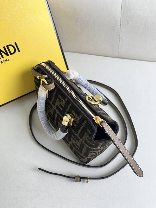 Fendi shoulder bag — AAA Quality Replica