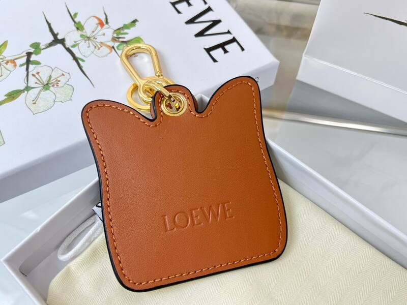 Loewe White shoulder bag — AAA Quality Replica