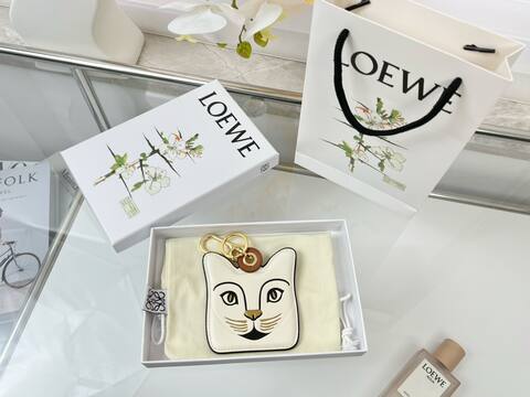 Loewe White shoulder bag AAA Quality Replica