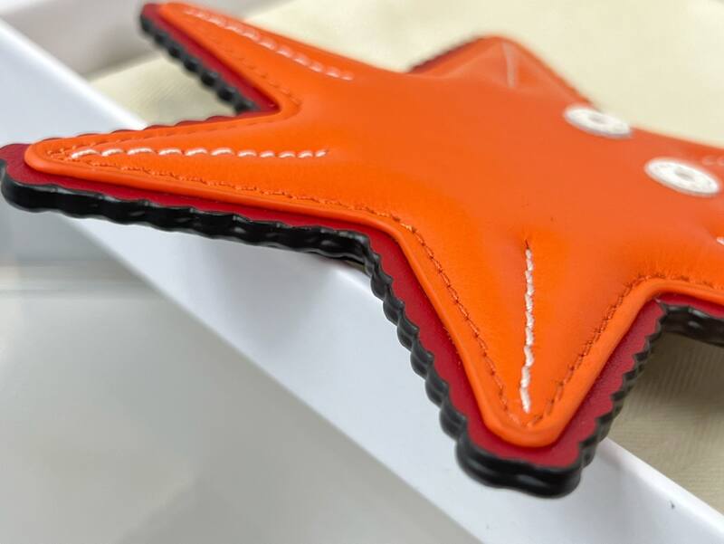 Loewe Red shoulder bag — Top Quality Replica