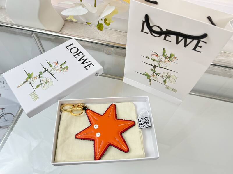 Loewe Red shoulder bag — Top Quality Replica