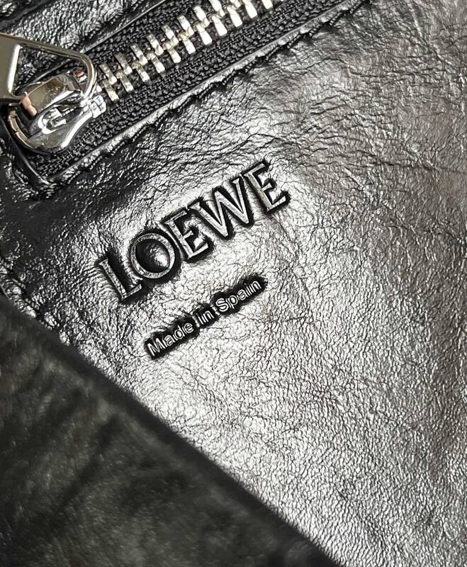 Loewe Black shoulder bag — Top Quality Replica