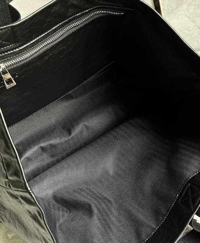 Loewe Black shoulder bag — Top Quality Replica