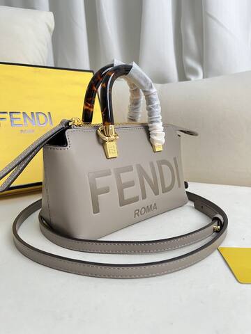 Fendi shoulder bag 1 1 Replica