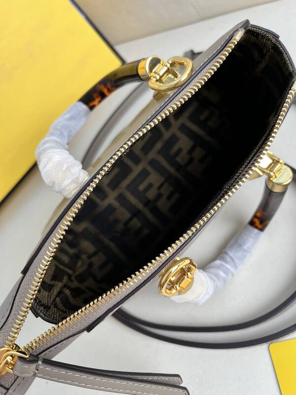 Fendi shoulder bag — 1:1 Replica