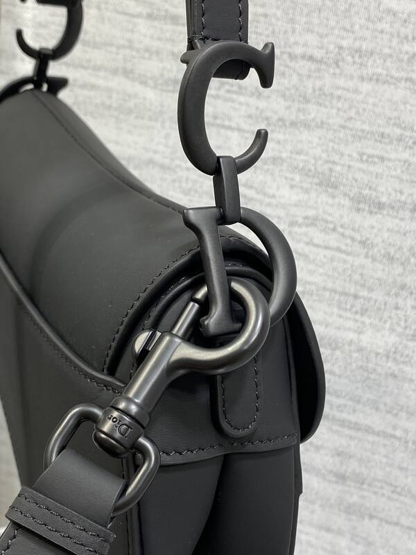 Dior Saddle Black shoulder — Premium Replica