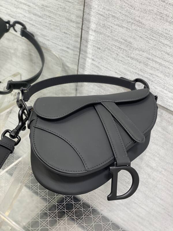 Dior Saddle Black shoulder — Premium Replica