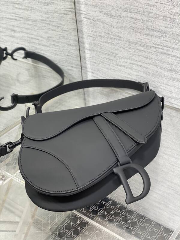 Dior Saddle Black shoulder — 1:1 Replica
