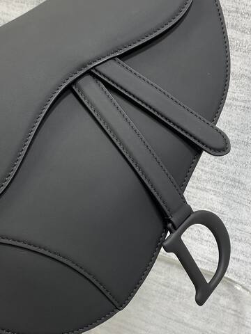 Dior Saddle Black shoulder 1 1 Replica