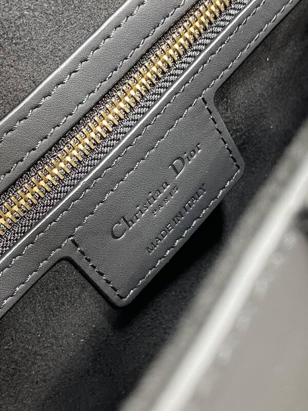 Dior Saddle Black shoulder — 1:1 Replica