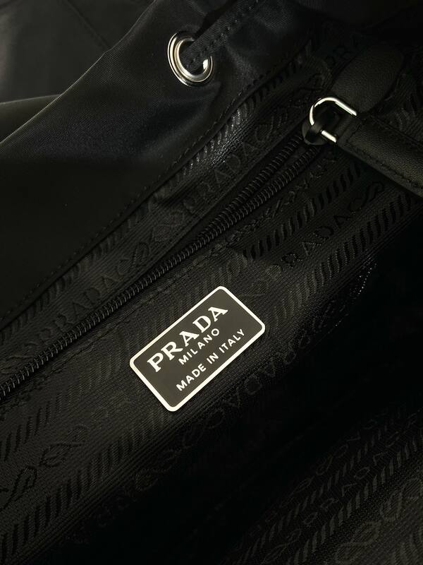 Prada Black shoulder bag — Top Quality Replica