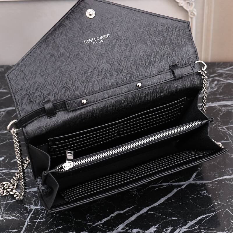 Saint Laurent Monogram Envelope Chain Wallet Black 22x15x6cm crossbody — AAA Quality Replica