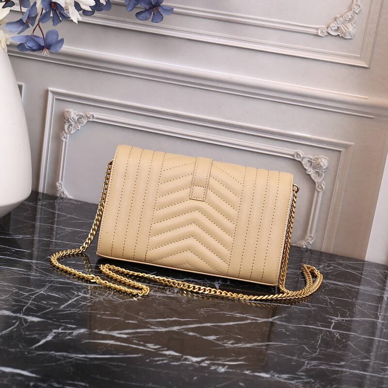 Saint Laurent Envelope Chain Wallet Beige 22x15x6cm crossbody — Premium Replica
