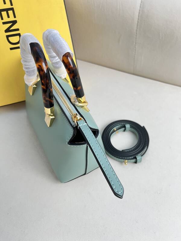 Fendi shoulder bag — Premium Replica