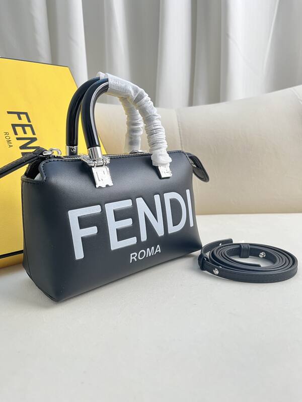 Fendi shoulder bag — Top Quality Replica