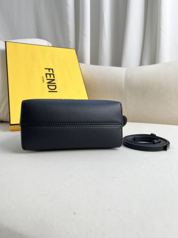 Fendi shoulder bag — Top Quality Replica