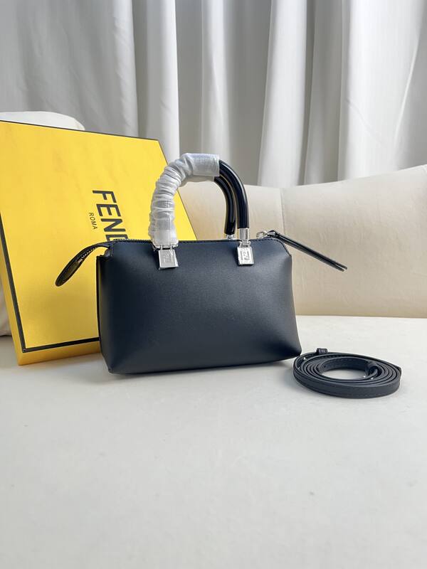 Fendi shoulder bag — Top Quality Replica